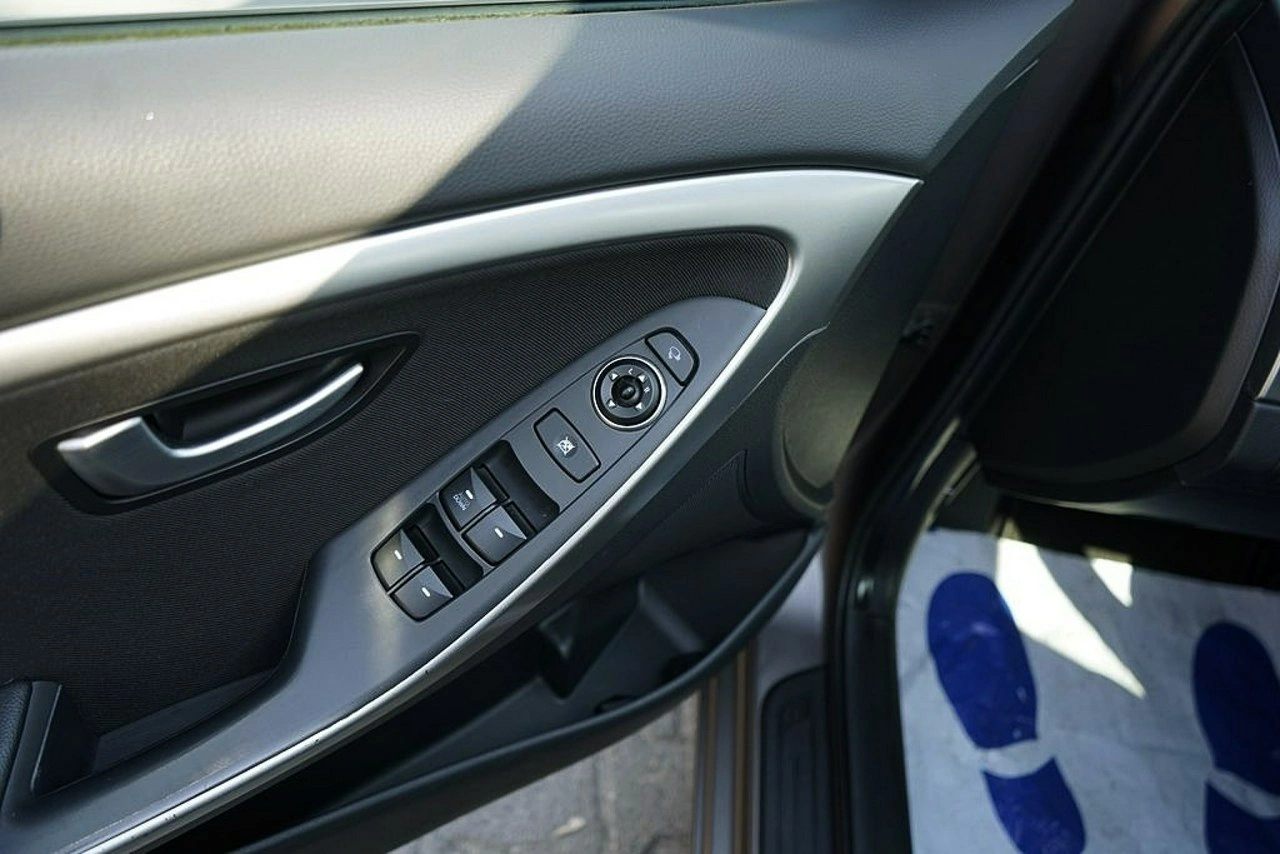 Hyundai i30 - Zdjęcie 13