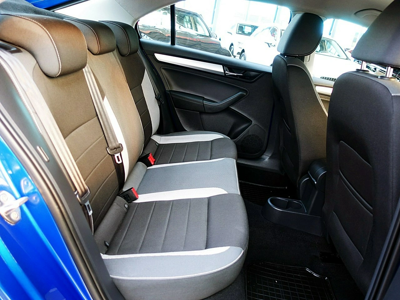 Skoda RAPID - Zdjęcie 11