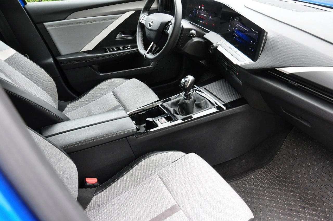 Opel Astra - Zdjęcie 9