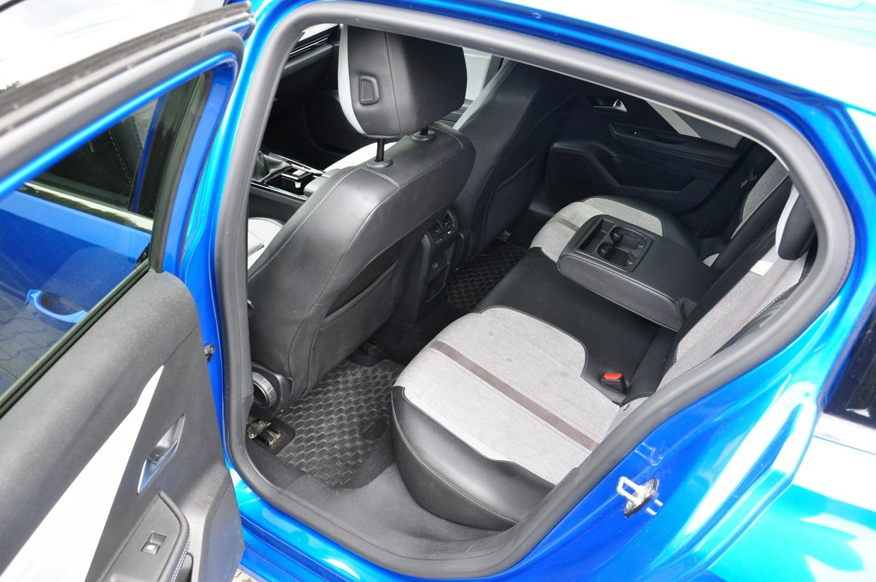 Opel Astra - Zdjęcie 11