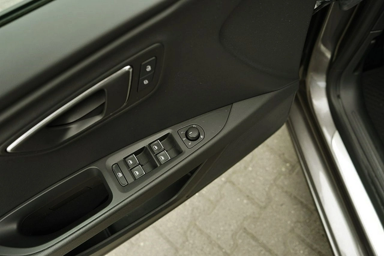 Seat Leon - Zdjęcie 16