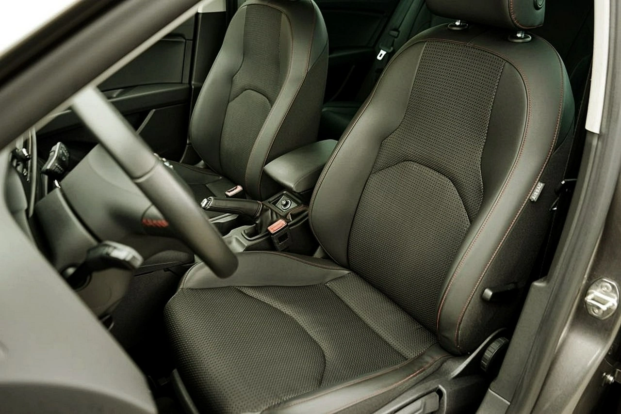 Seat Leon - Zdjęcie 19