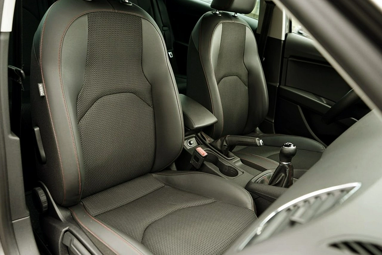 Seat Leon - Zdjęcie 20