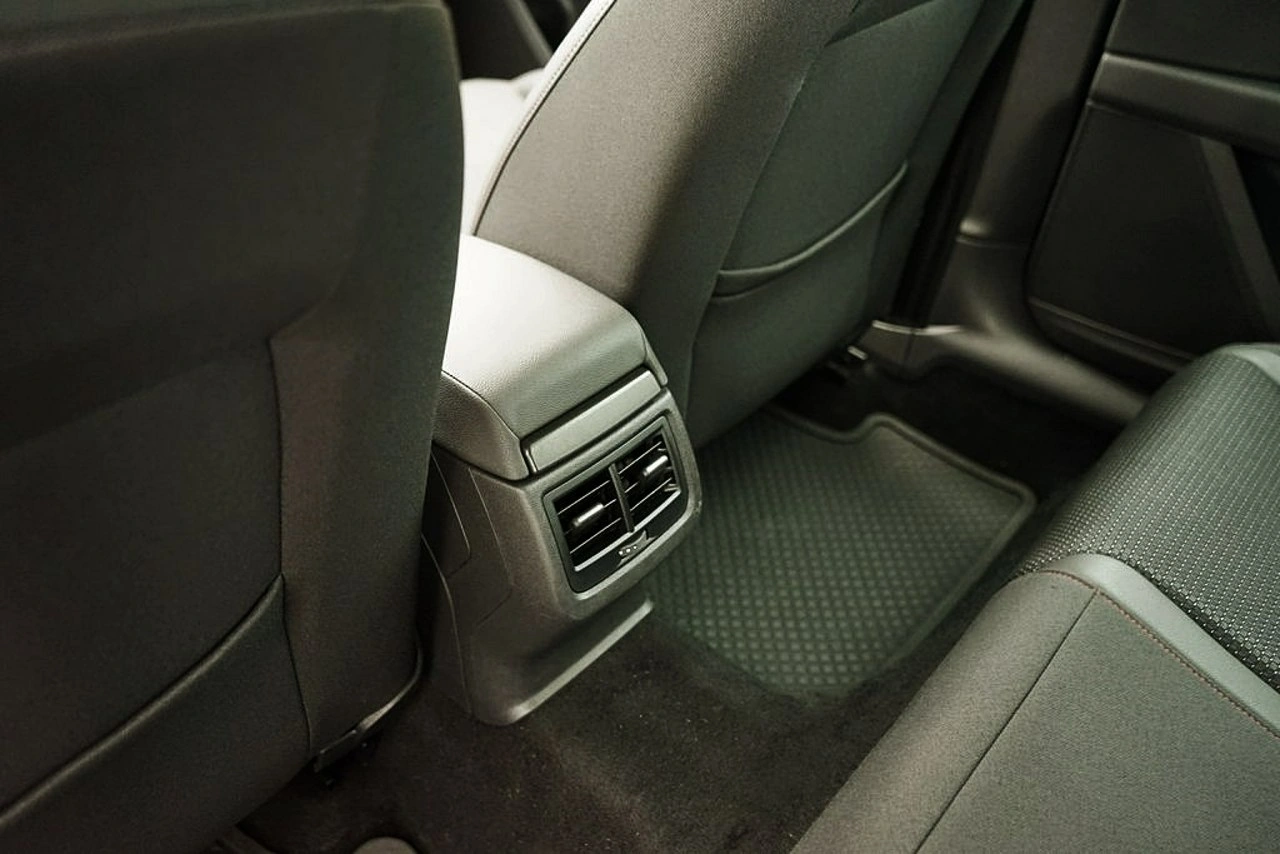 Seat Leon - Zdjęcie 23