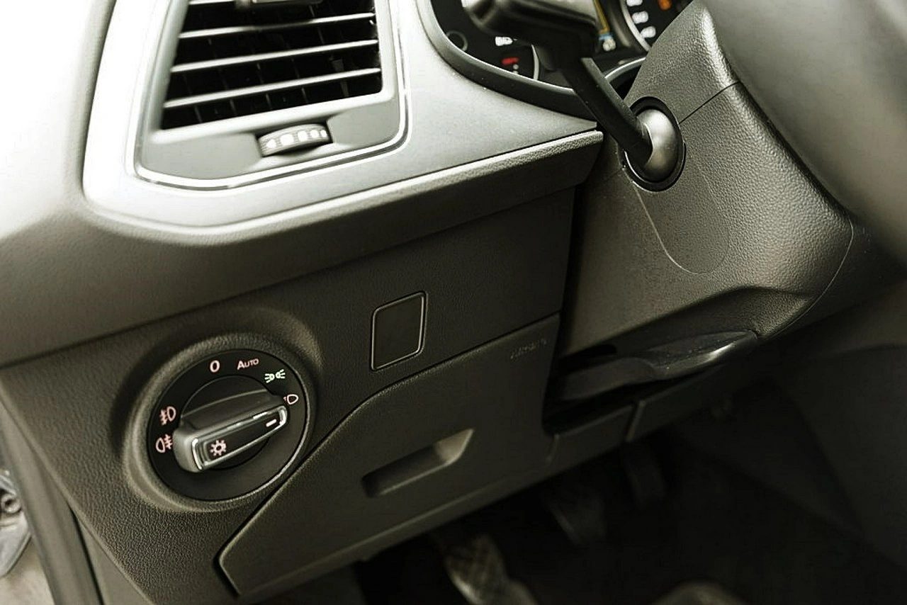 Seat Leon - Zdjęcie 24