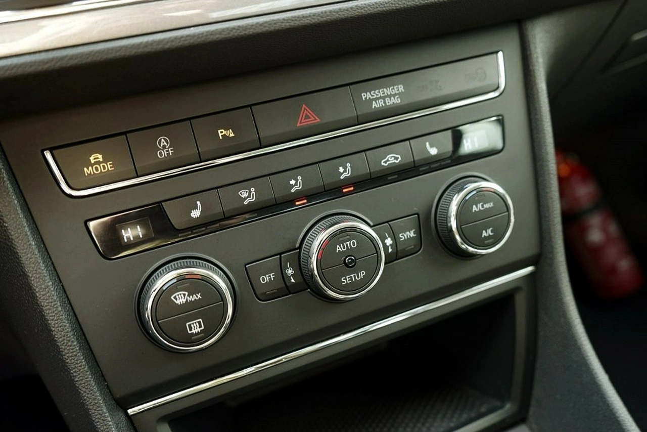 Seat Leon - Zdjęcie 27