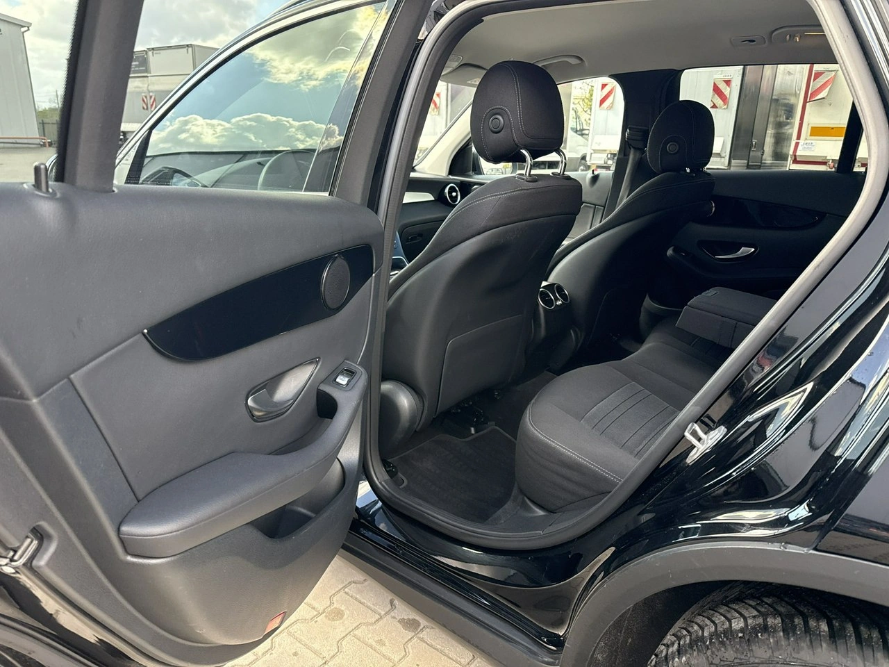 Mercedes GLC 200 - Zdjęcie 13