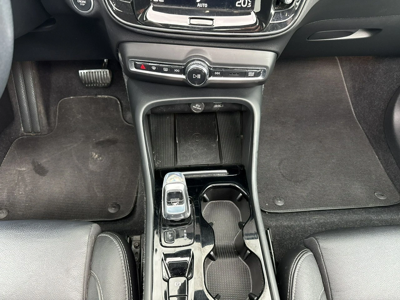 Volvo XC 40 - Zdjęcie 24