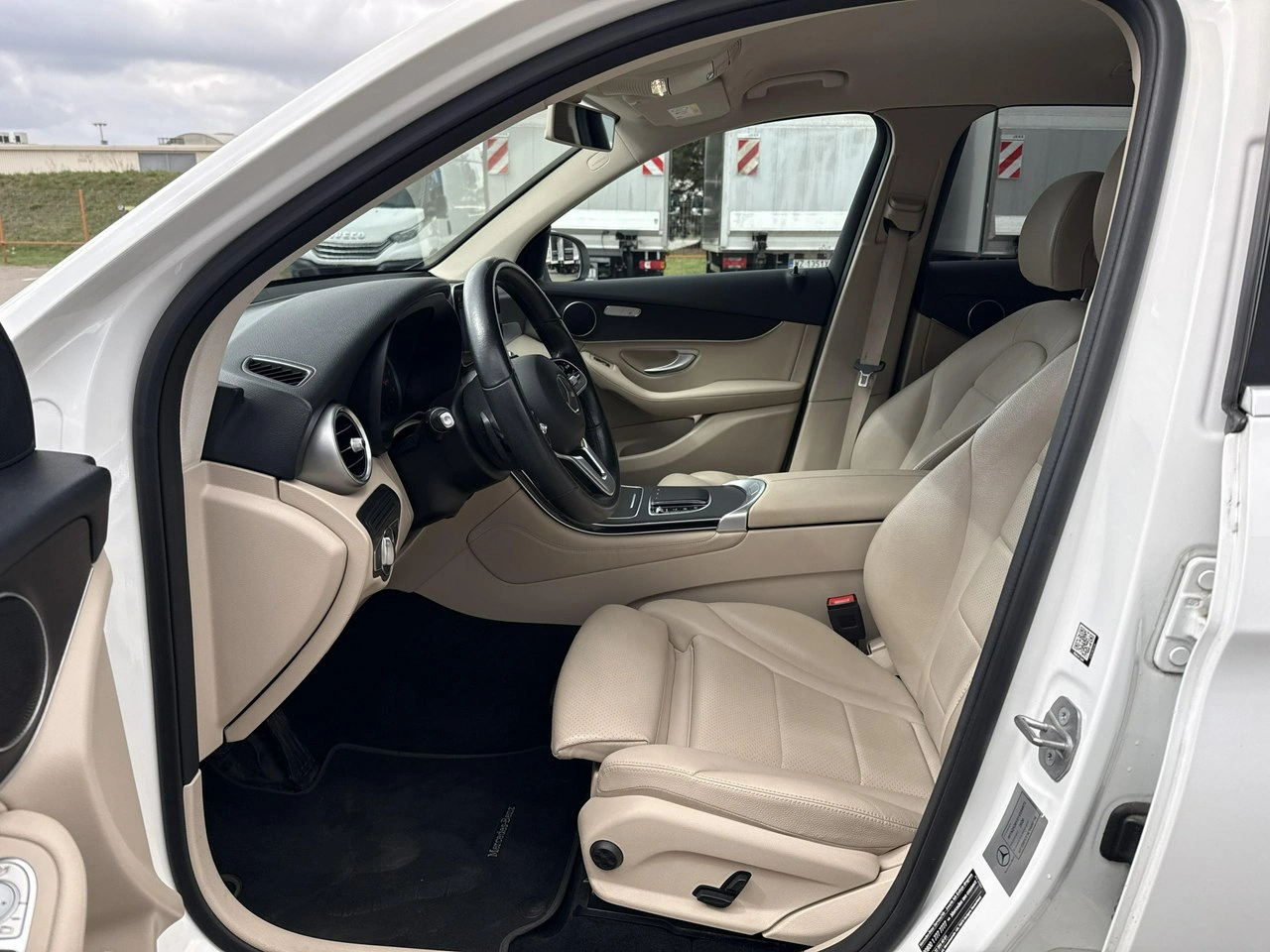 Mercedes GLC 220 - Zdjęcie 10