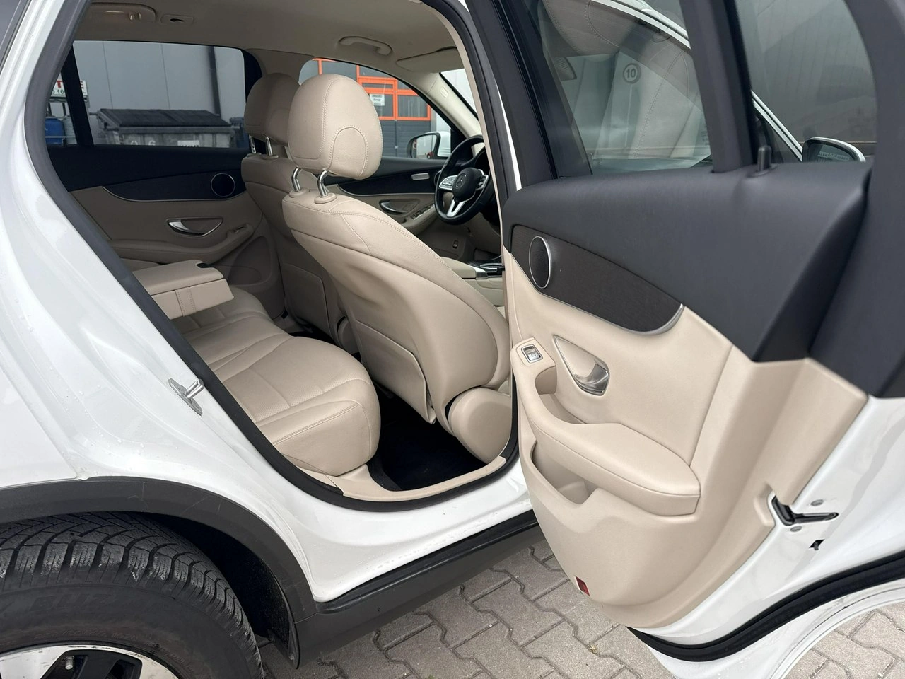 Mercedes GLC 220 - Zdjęcie 17