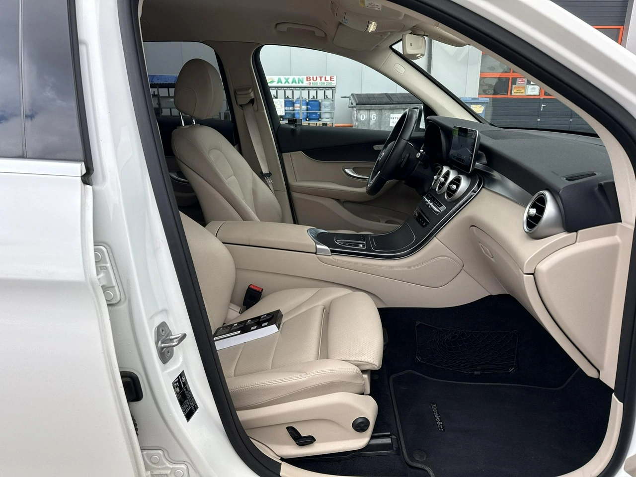 Mercedes GLC 220 - Zdjęcie 20