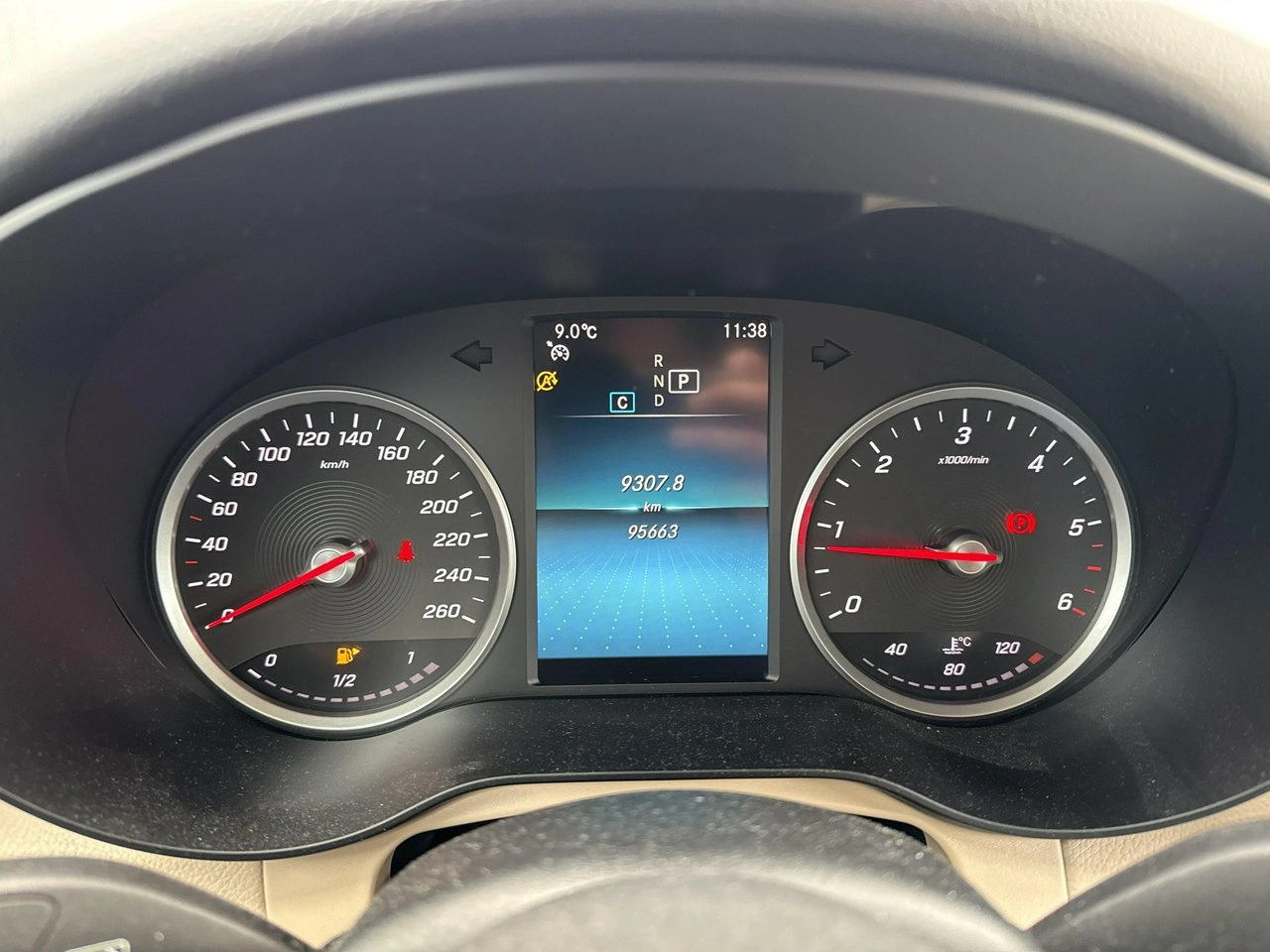 Mercedes GLC 220 - Zdjęcie 26