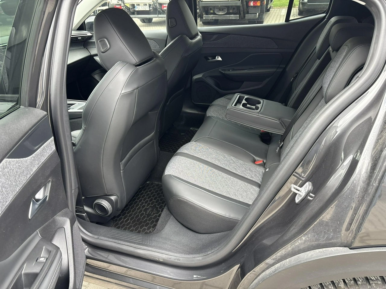 Peugeot 408 - Zdjęcie 11