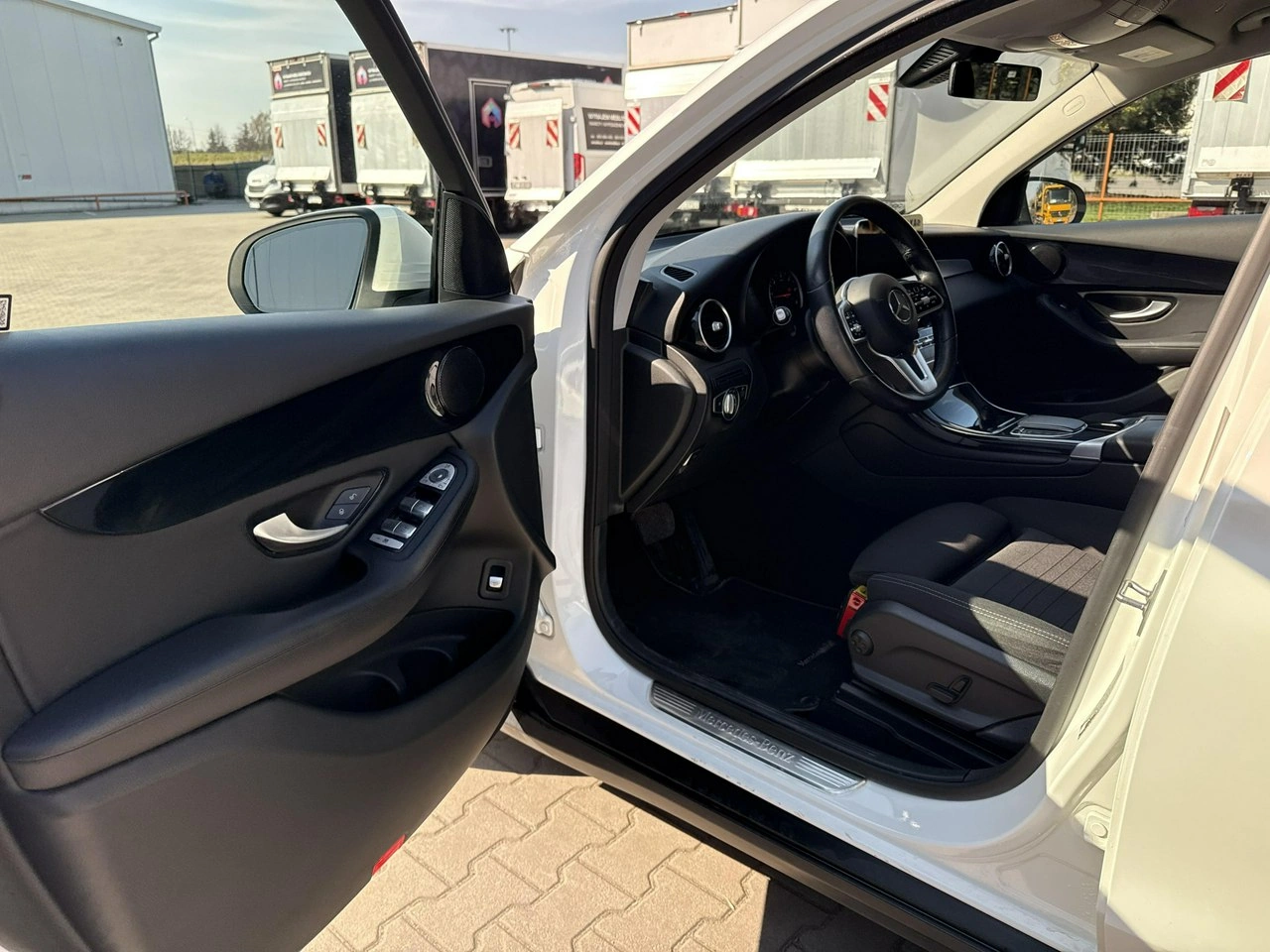 Mercedes GLC 200 - Zdjęcie 9