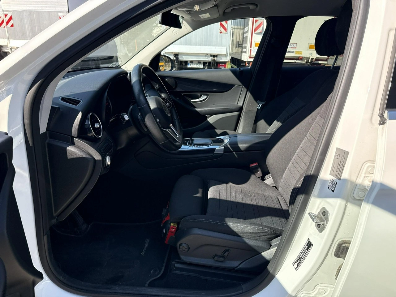 Mercedes GLC 200 - Zdjęcie 10