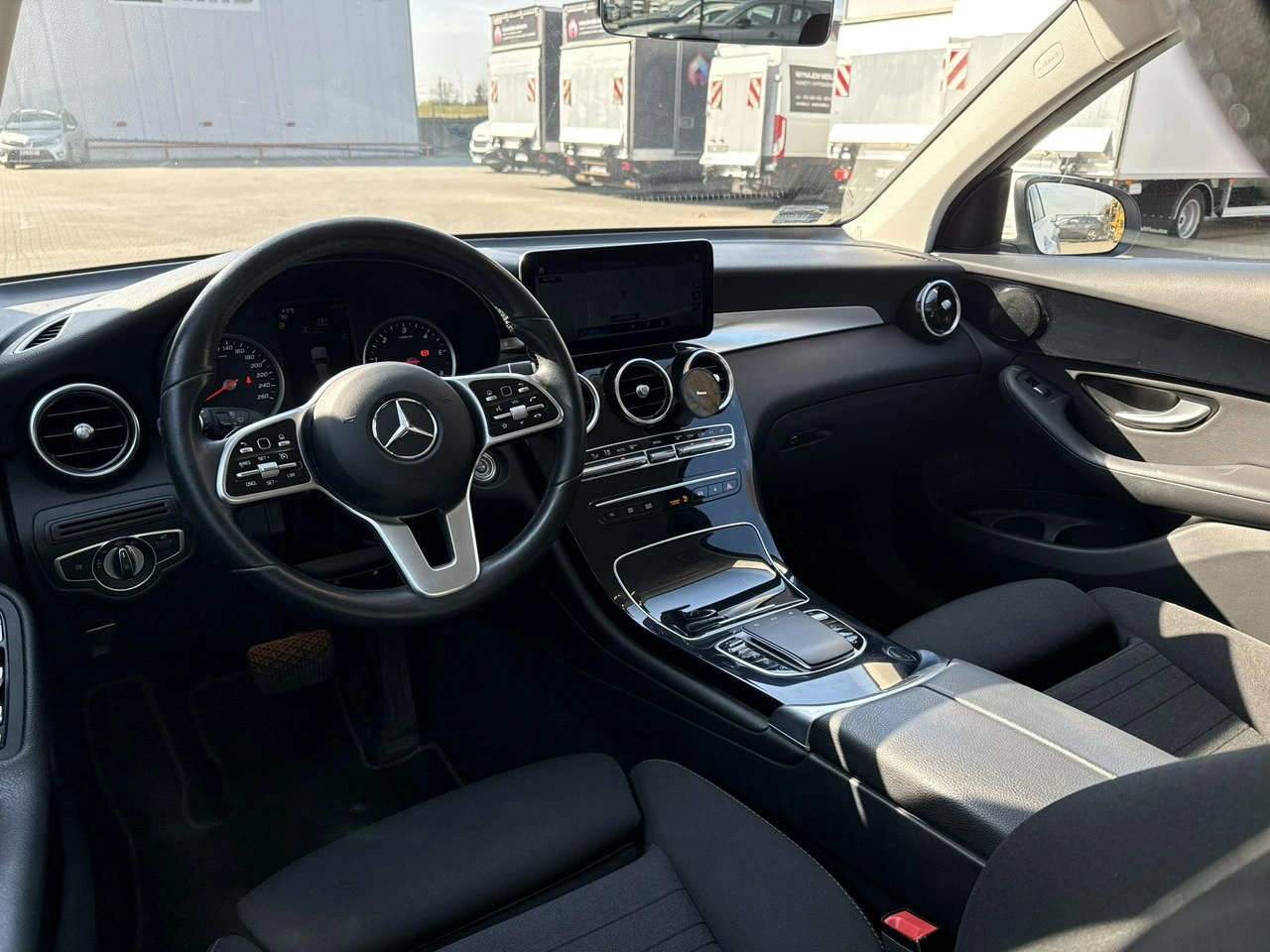 Mercedes GLC 200 - Zdjęcie 12