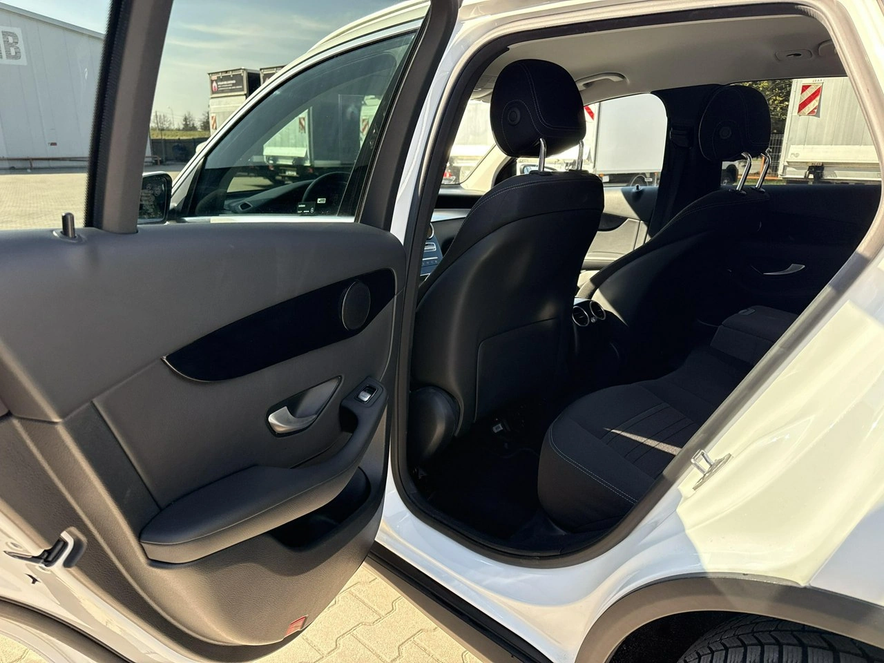 Mercedes GLC 200 - Zdjęcie 13