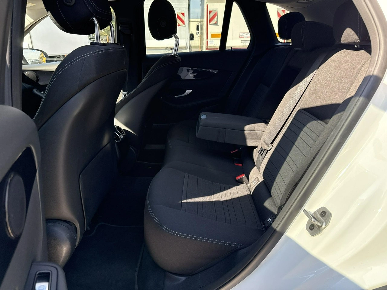 Mercedes GLC 200 - Zdjęcie 14