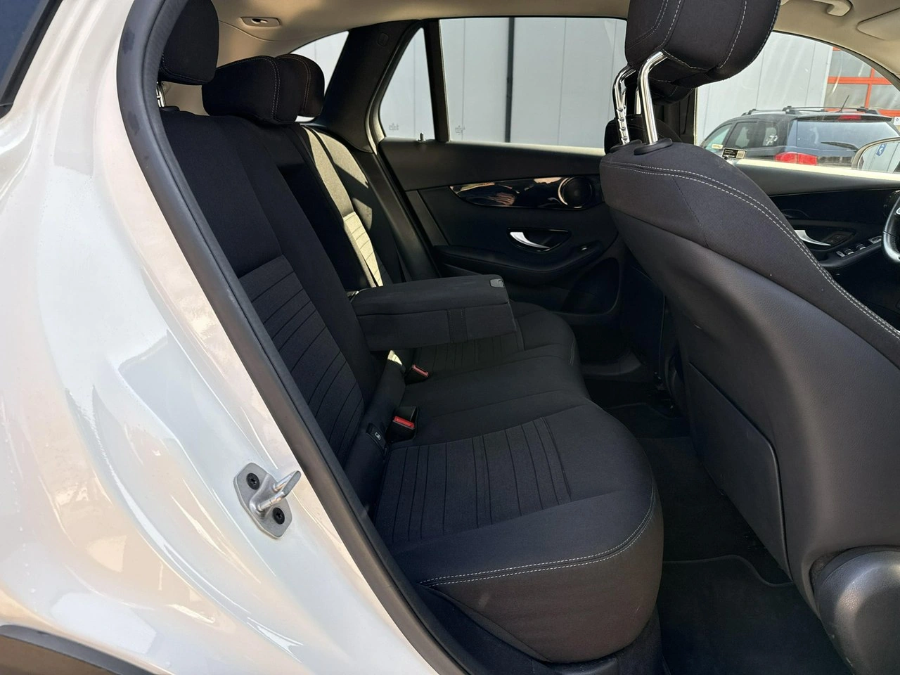 Mercedes GLC 200 - Zdjęcie 18