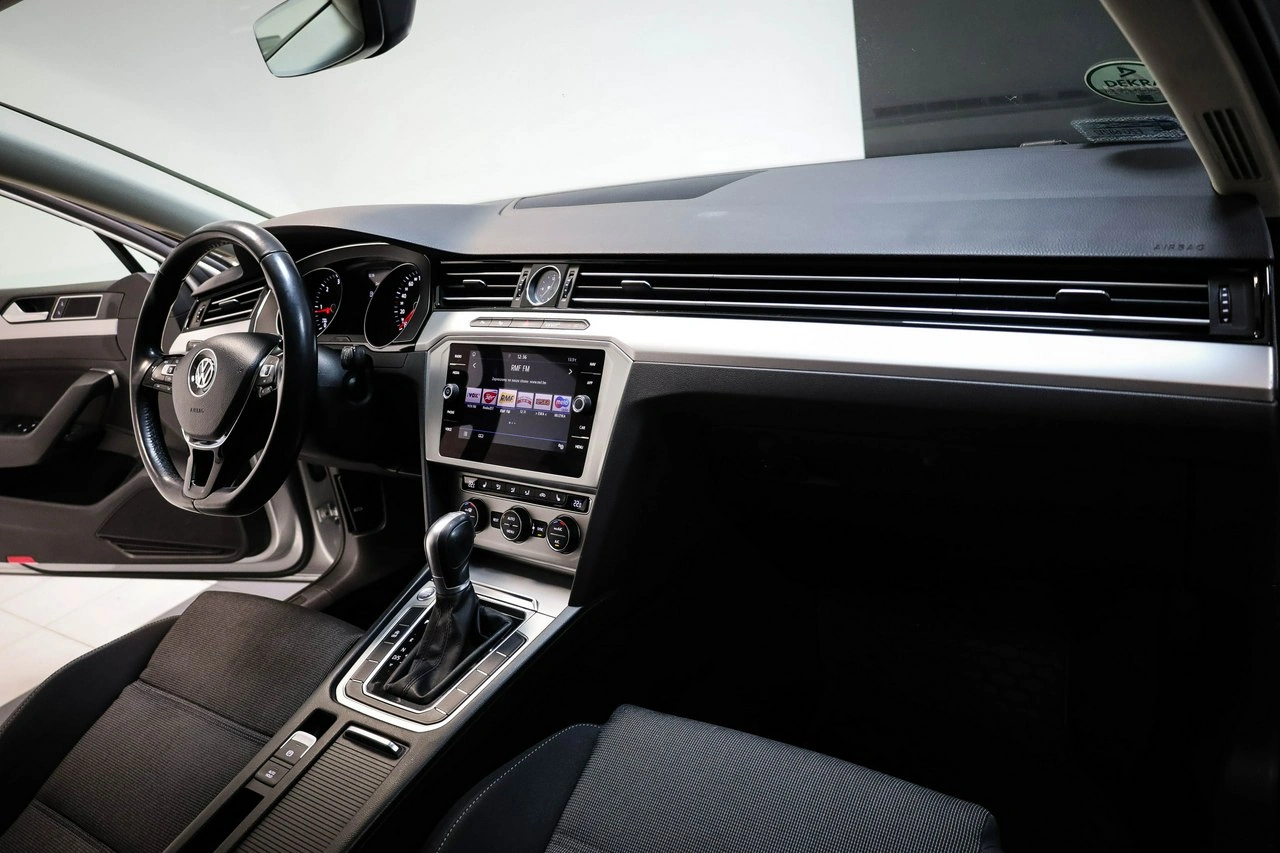 Volkswagen Passat - Zdjęcie 19