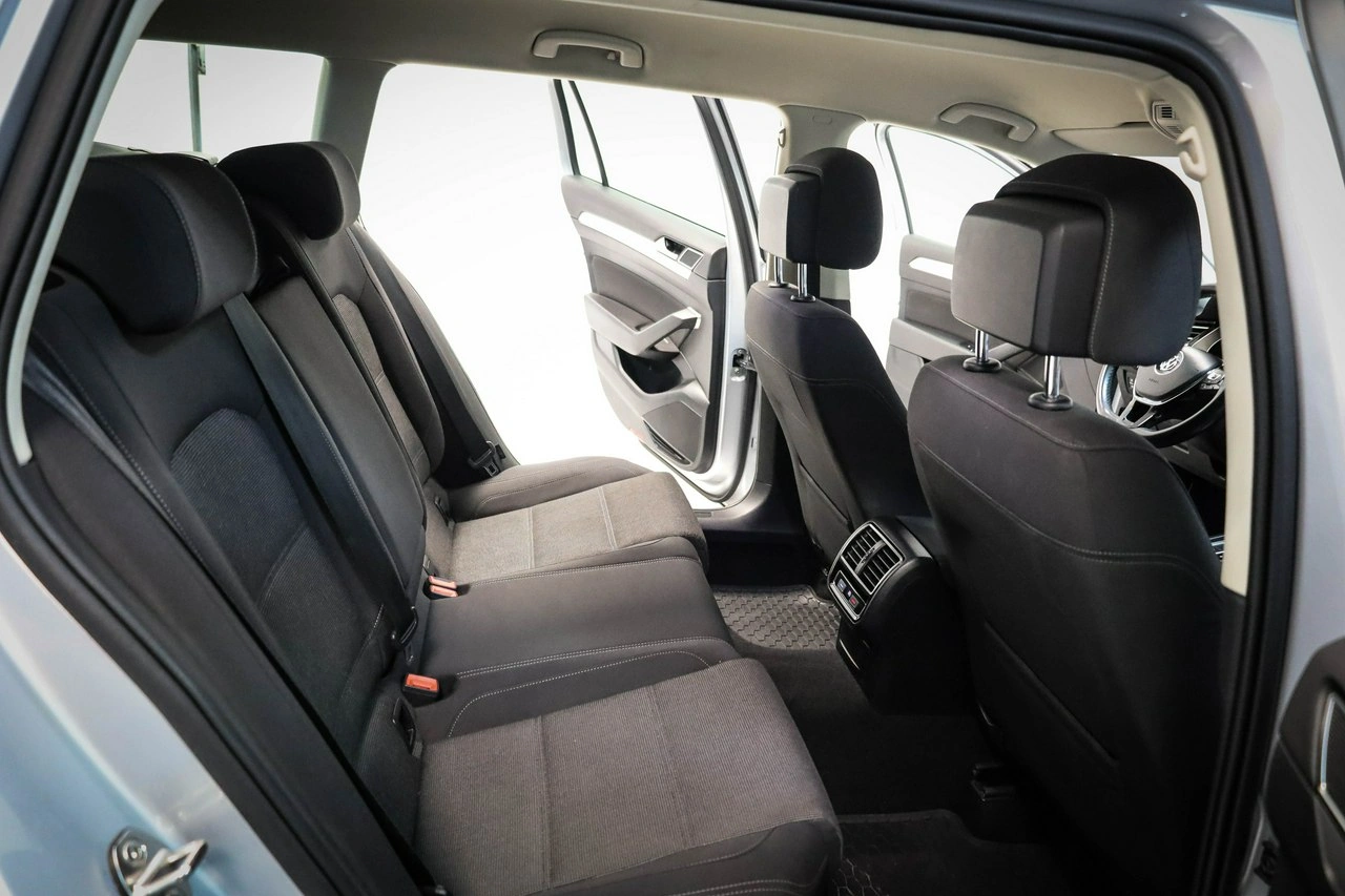 Volkswagen Passat - Zdjęcie 13