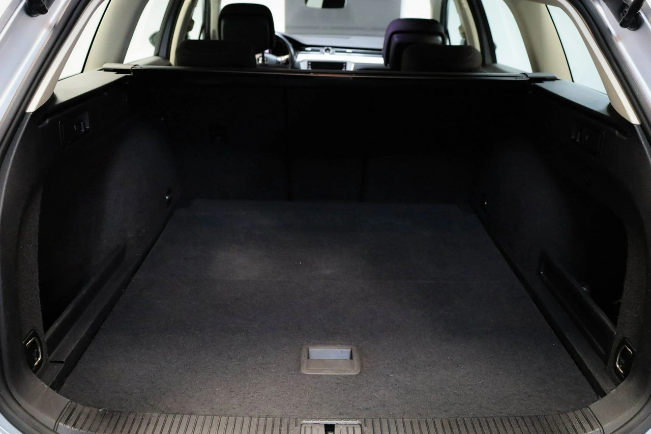 Volkswagen Passat - Zdjęcie 14