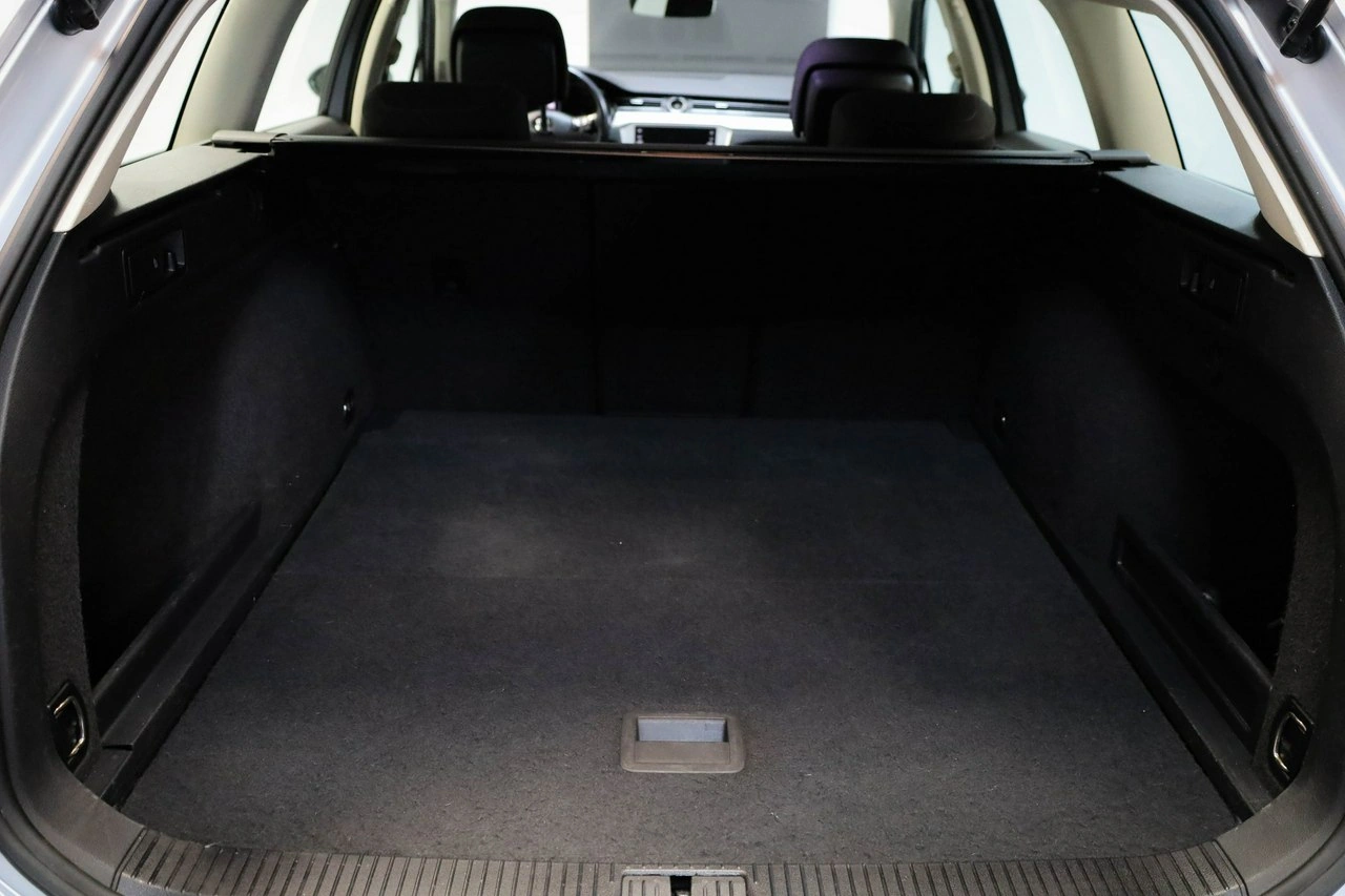 Volkswagen Passat - Zdjęcie 21