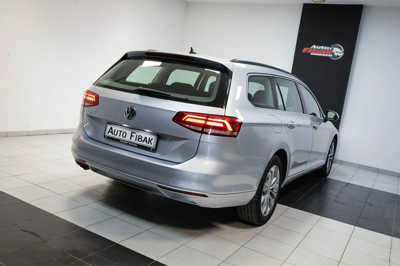 Volkswagen Passat - Zdjęcie 10