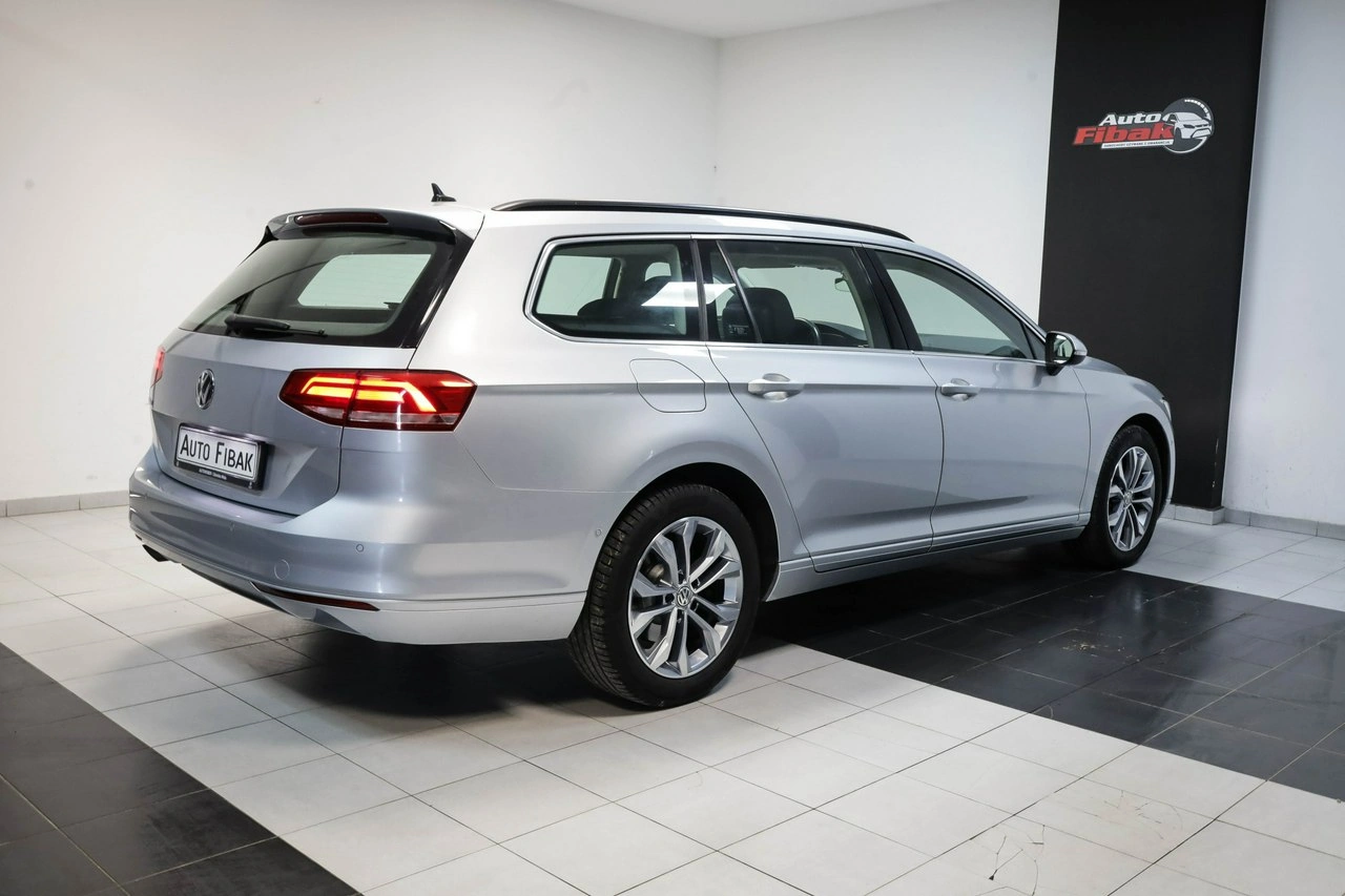 Volkswagen Passat - Zdjęcie 11