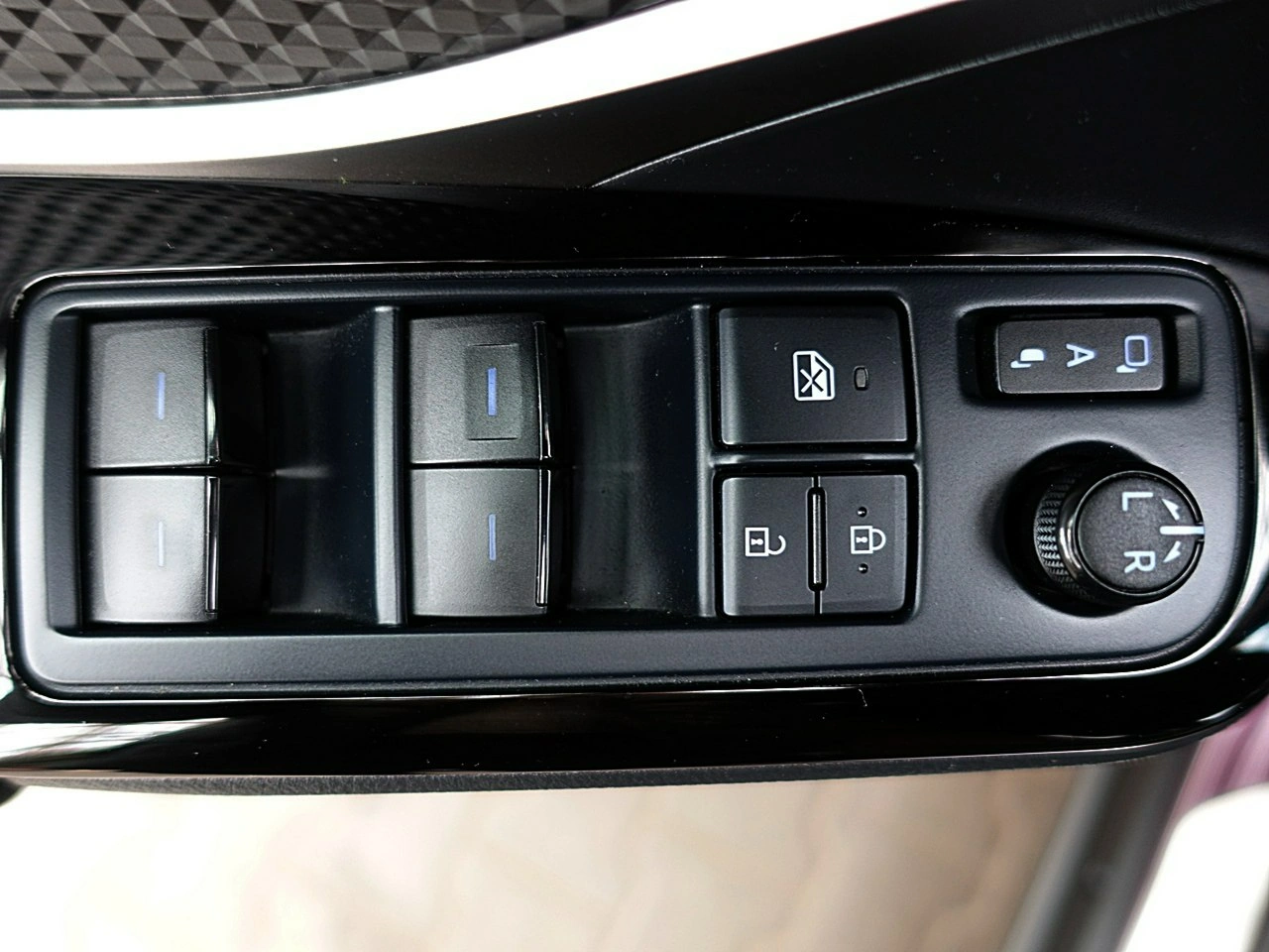 Toyota C-HR - Zdjęcie 16