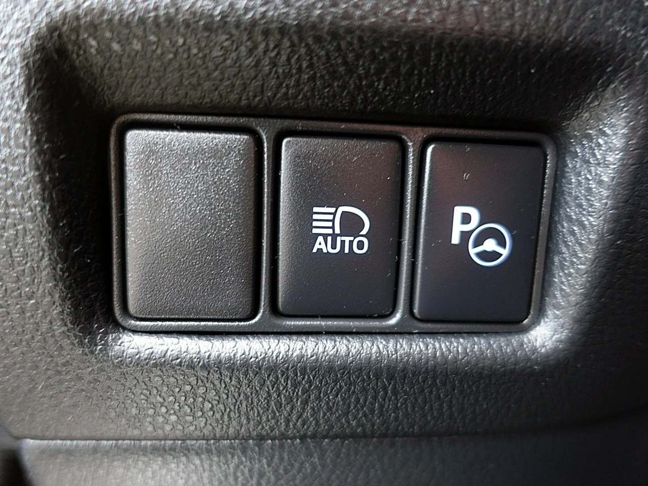 Toyota C-HR - Zdjęcie 17