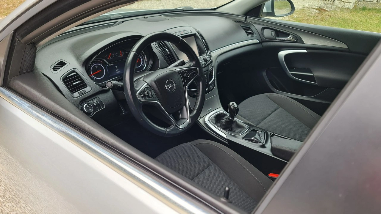 Opel Insignia - Zdjęcie 10