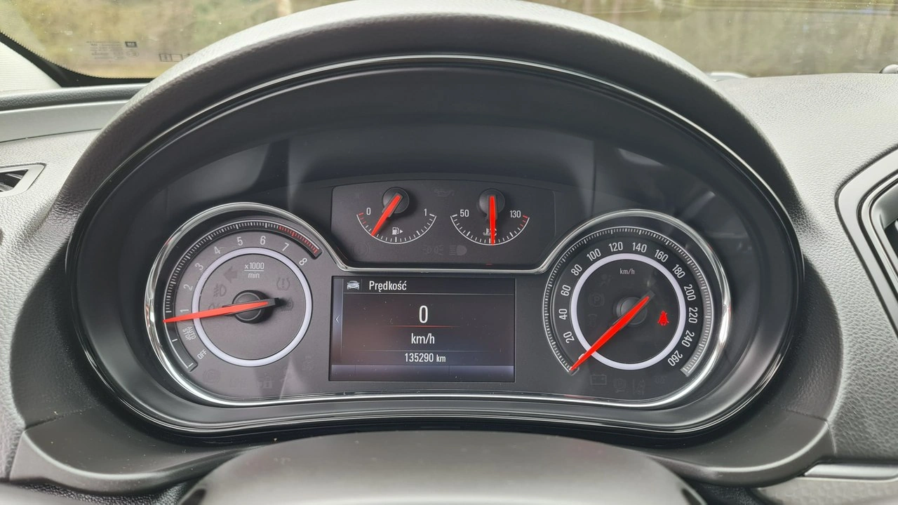 Opel Insignia - Zdjęcie 17