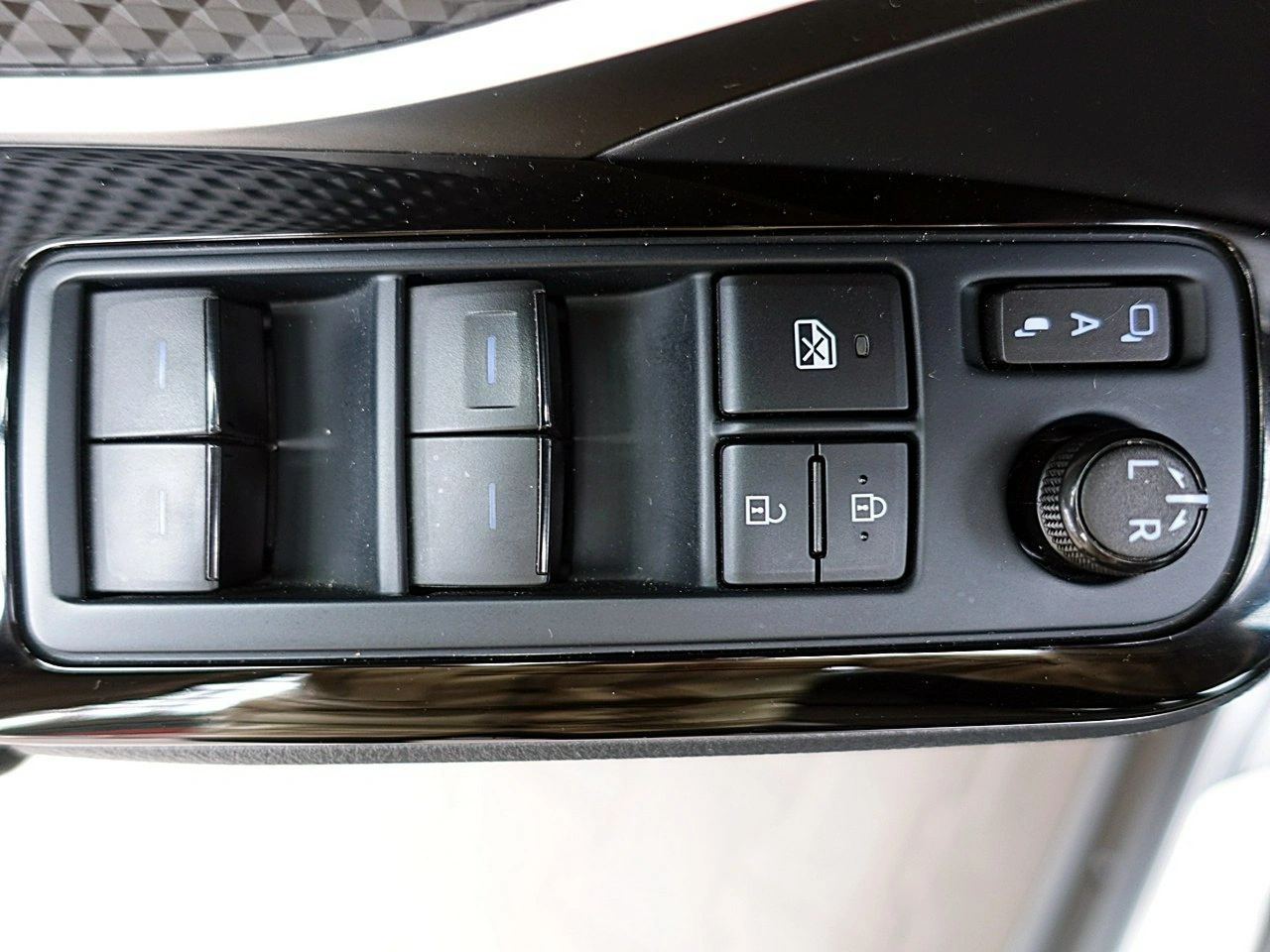 Toyota C-HR - Zdjęcie 15