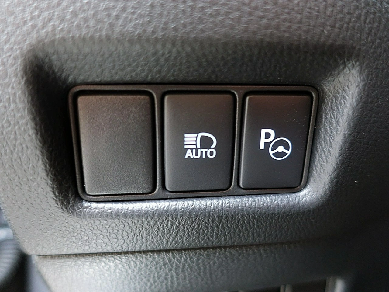 Toyota C-HR - Zdjęcie 17