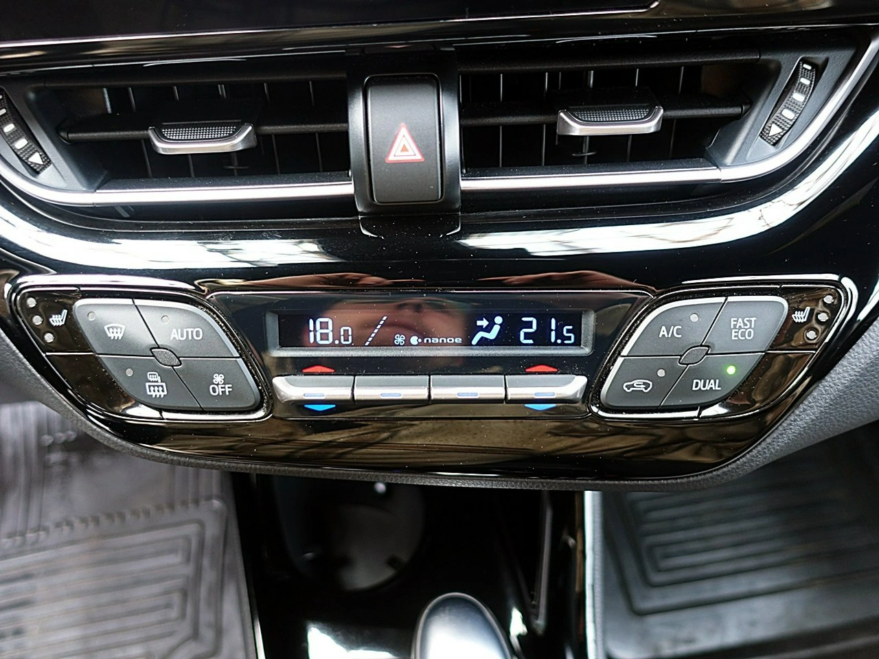 Toyota C-HR - Zdjęcie 21