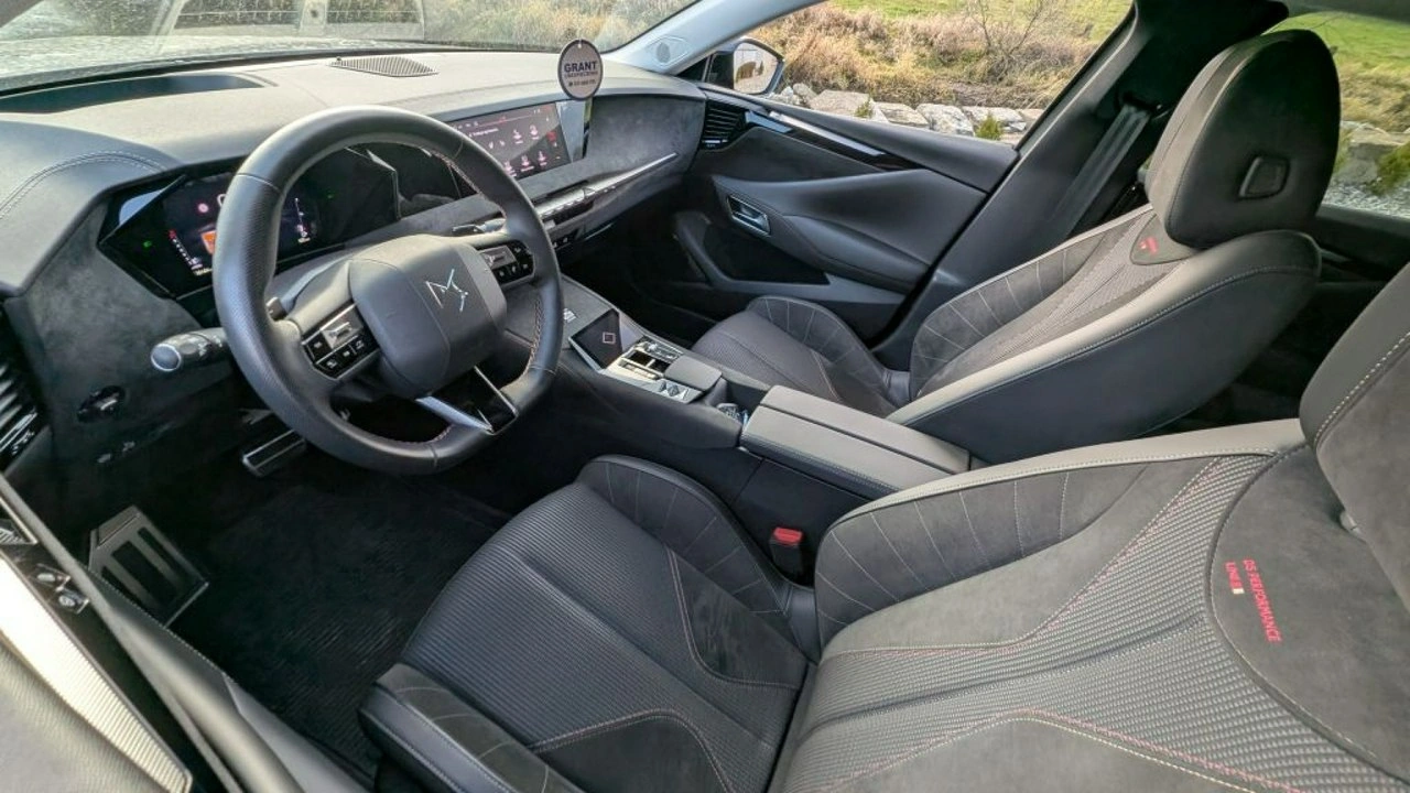 DS Automobiles DS 4 - Zdjęcie 14