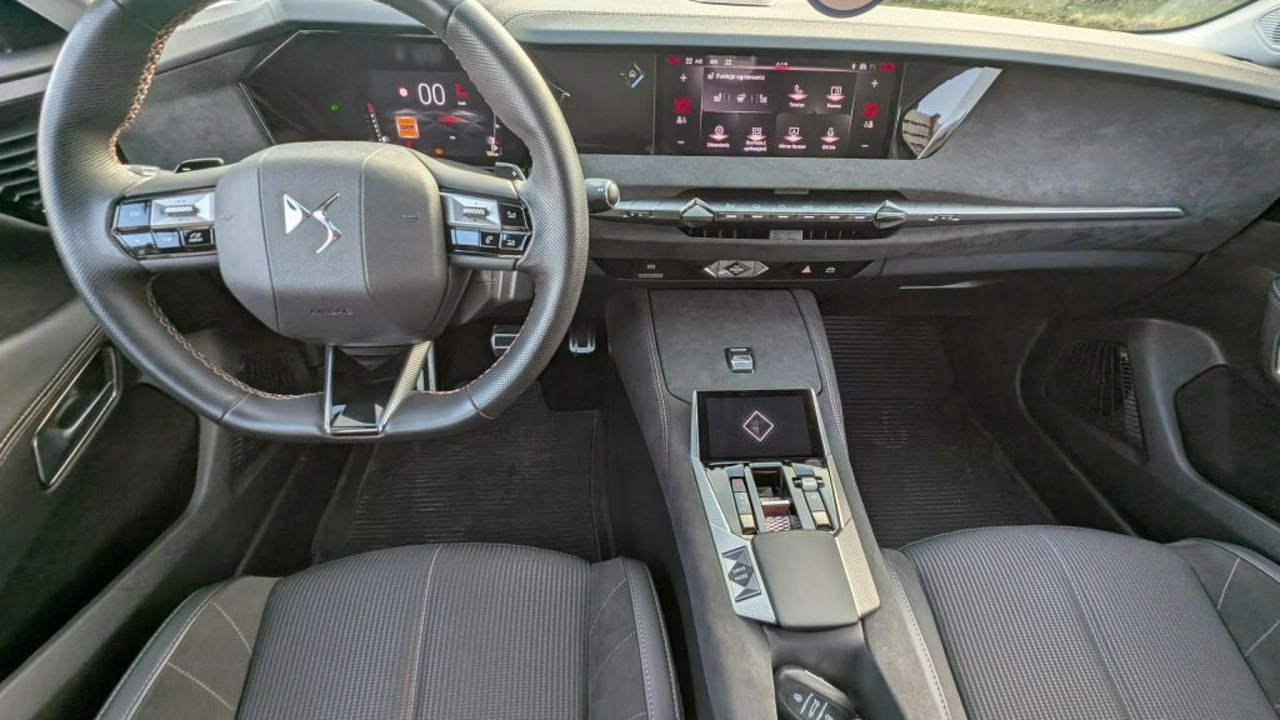 DS Automobiles DS 4 - Zdjęcie 16