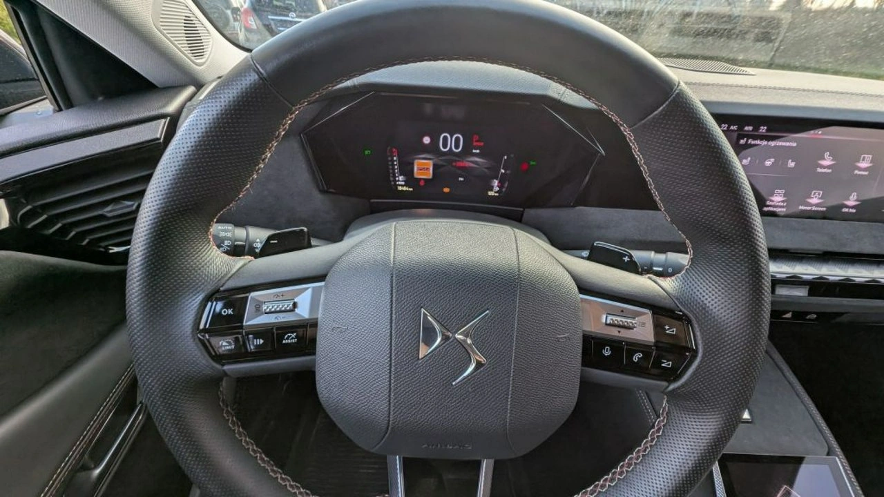 DS Automobiles DS 4 - Zdjęcie 18