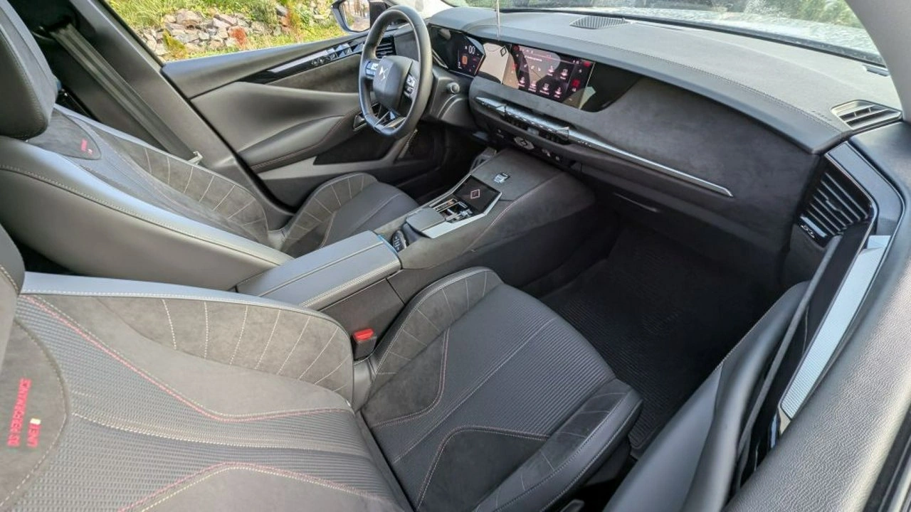 DS Automobiles DS 4 - Zdjęcie 3