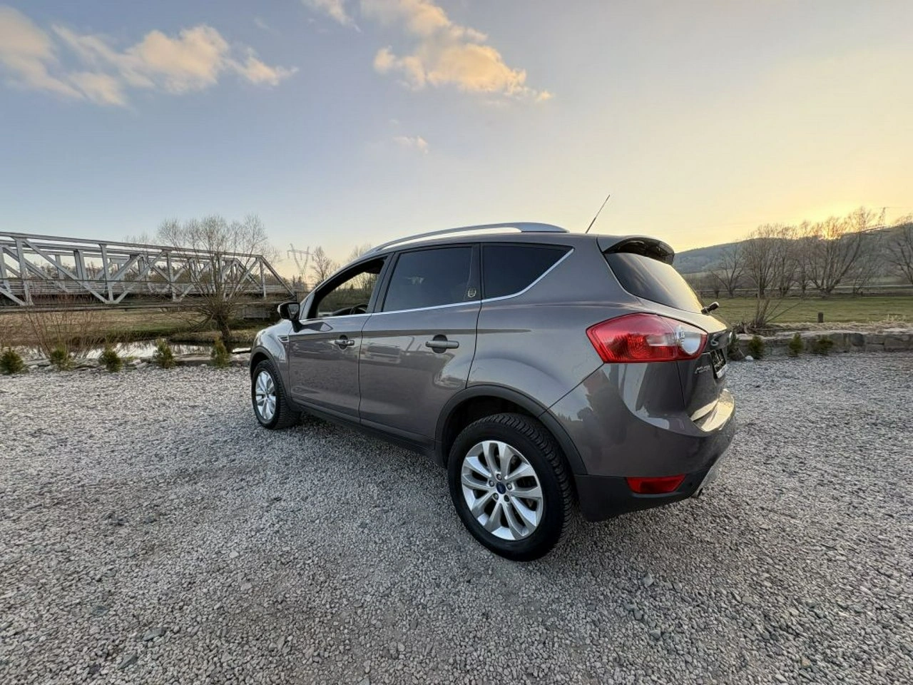 Ford Kuga - Zdjęcie 10