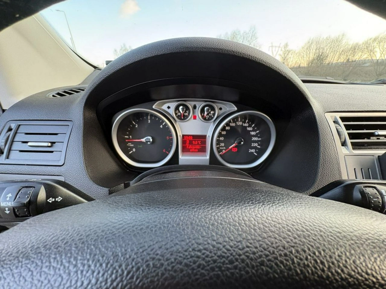 Ford Kuga - Zdjęcie 16