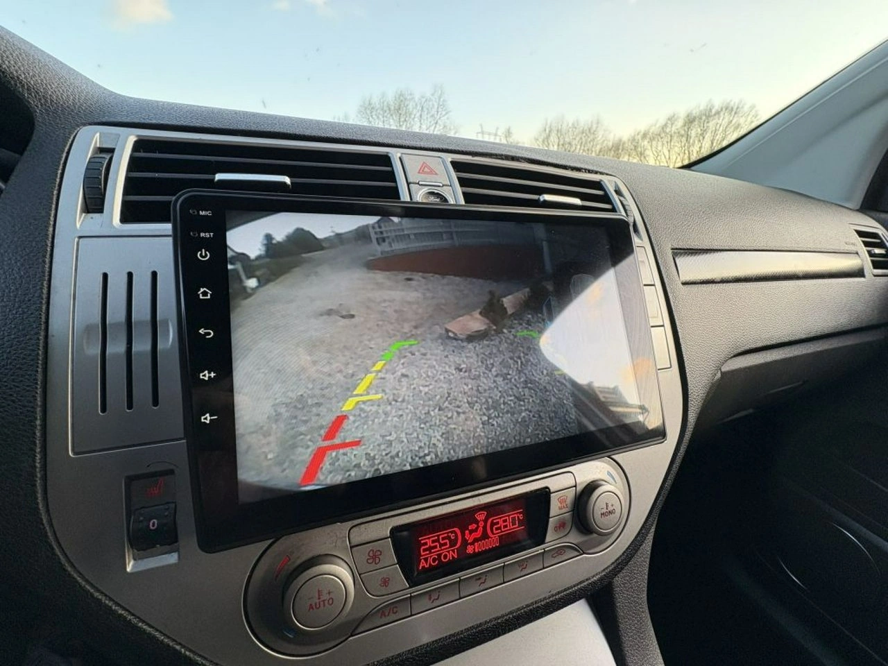 Ford Kuga - Zdjęcie 18