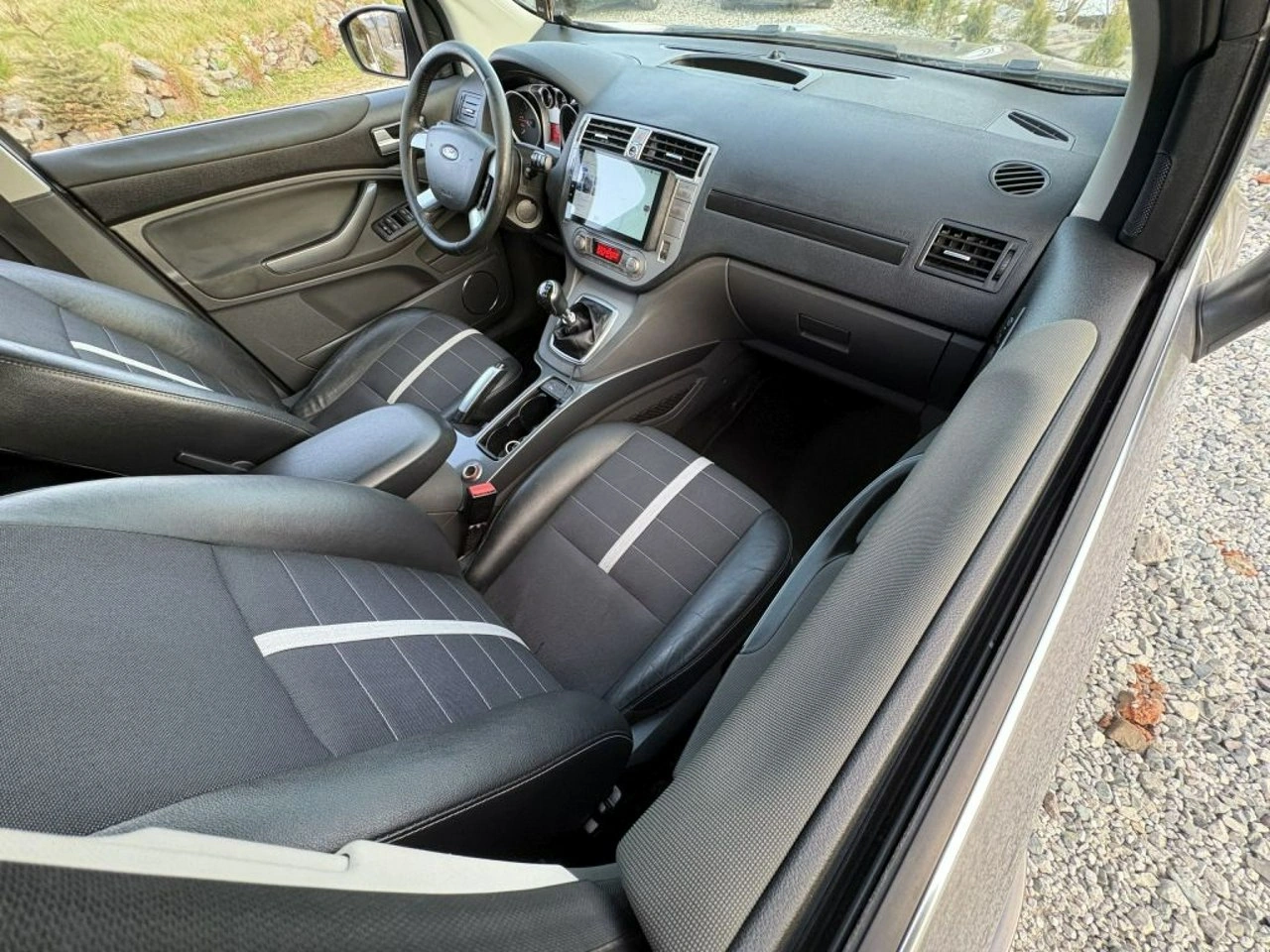 Ford Kuga - Zdjęcie 6