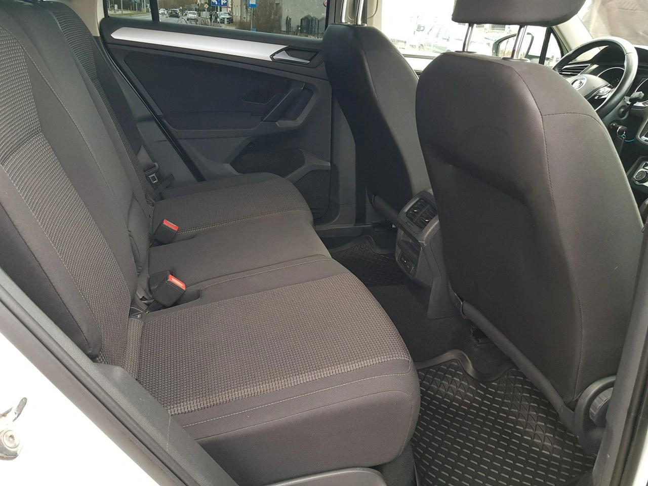 Volkswagen Tiguan - Zdjęcie 14