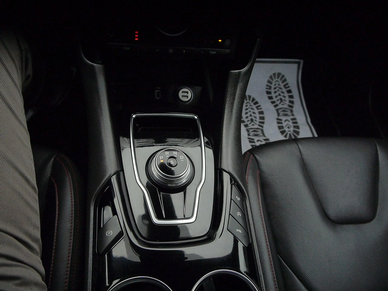 Ford Mondeo - Zdjęcie 31