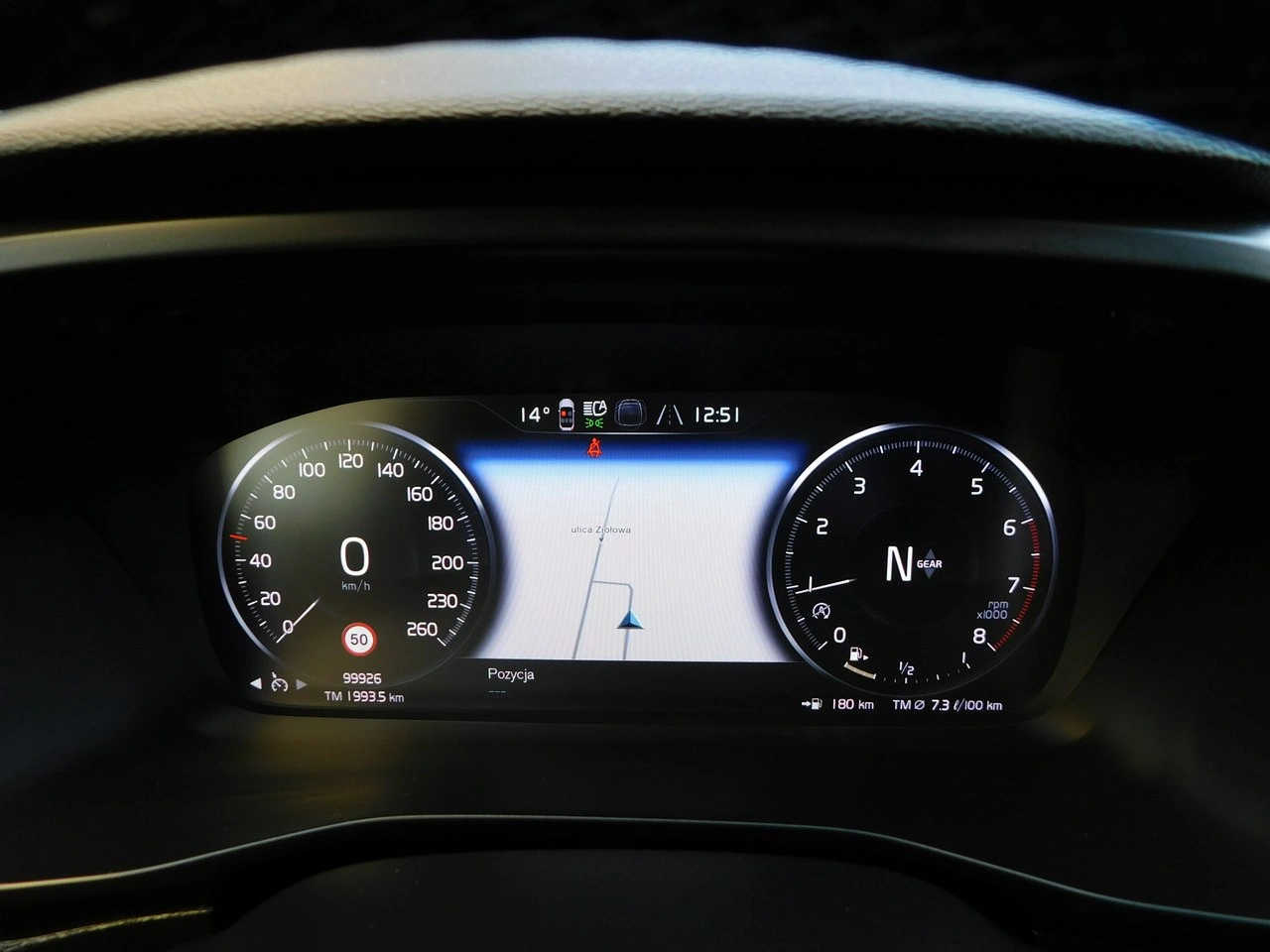 Volvo XC 40 - Zdjęcie 15