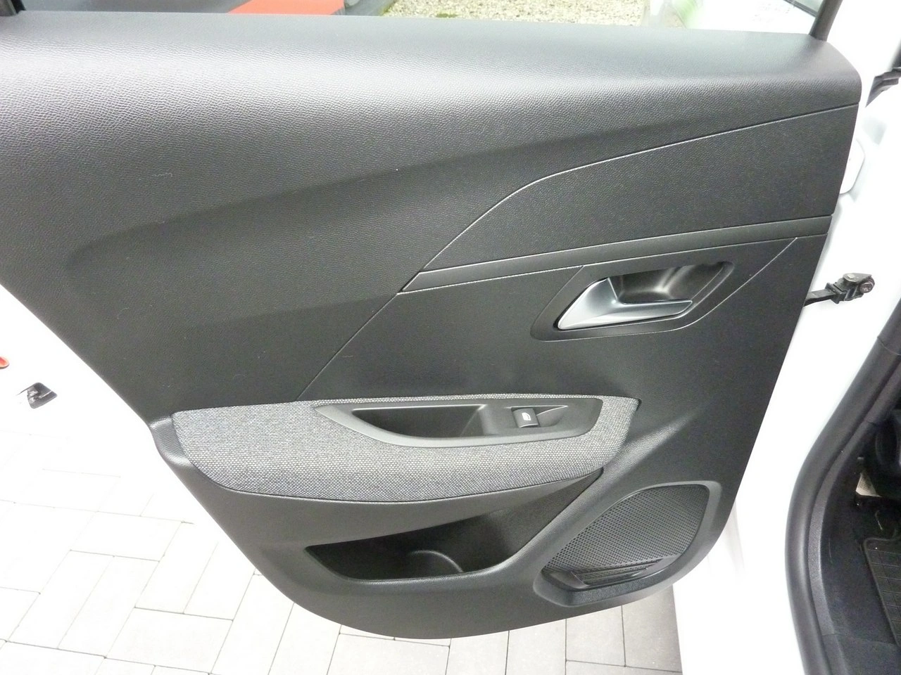 Peugeot 208 - Zdjęcie 34