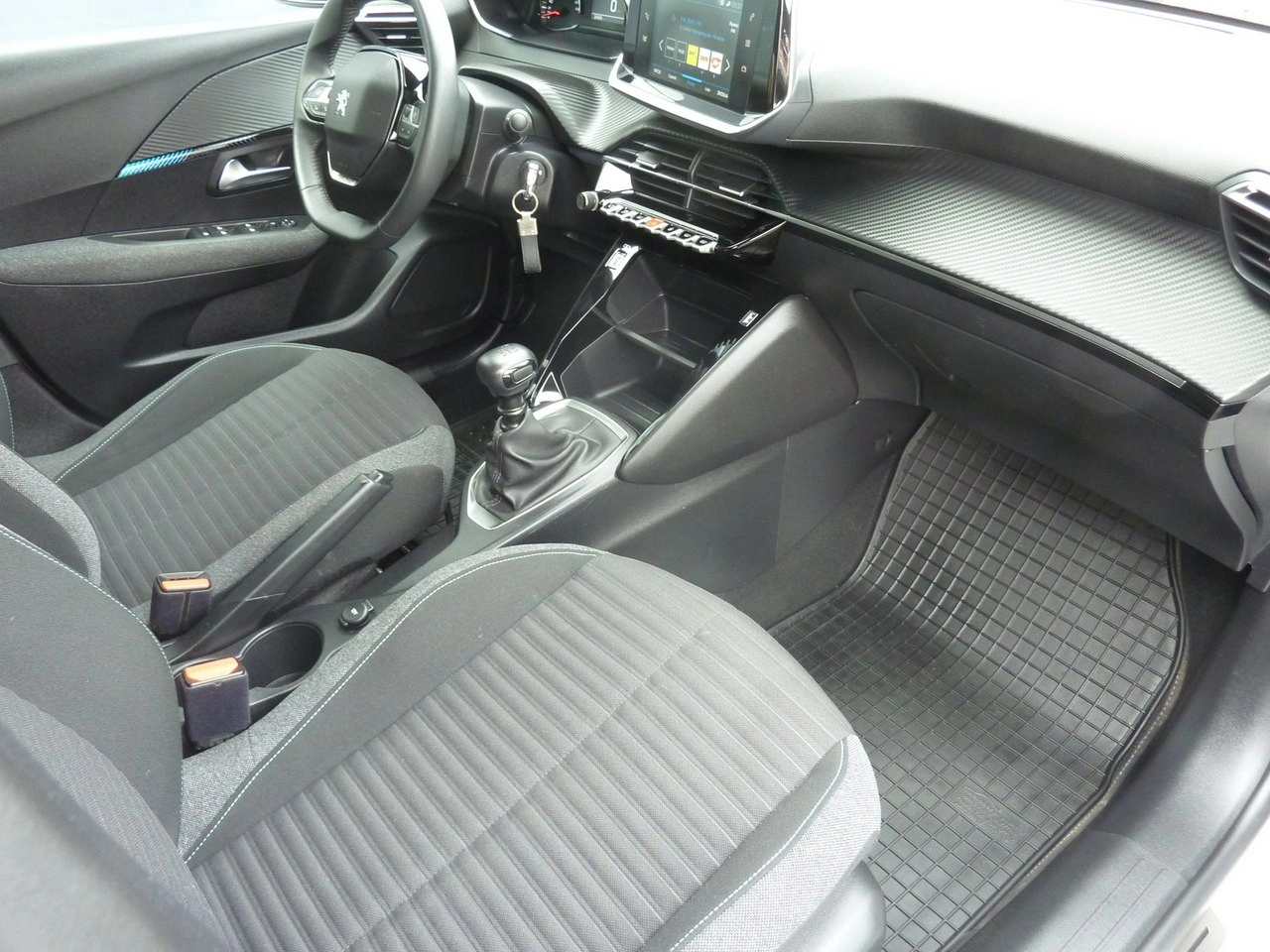 Peugeot 208 - Zdjęcie 13