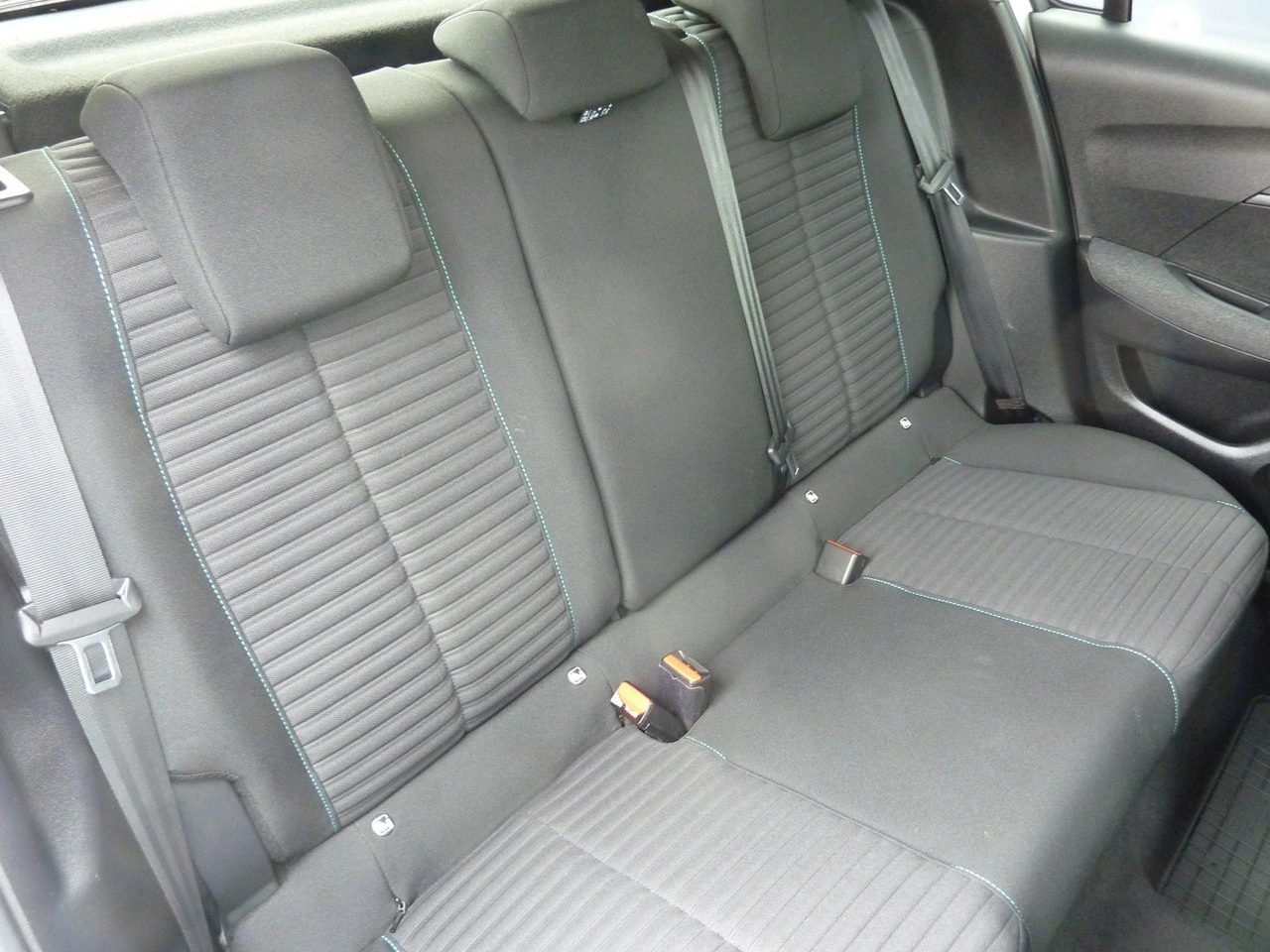 Peugeot 208 - Zdjęcie 15